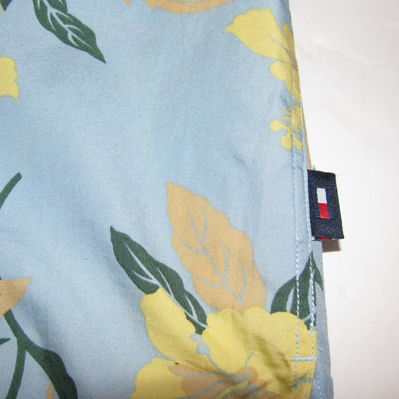 Tommy Hilfiger Floral Casual Button Shirt SS Small - Picture 6 of 8